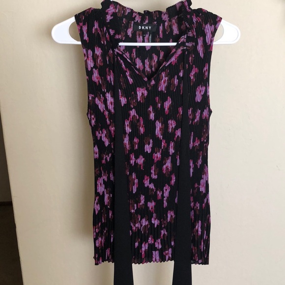 Top - Picture 3 of 4